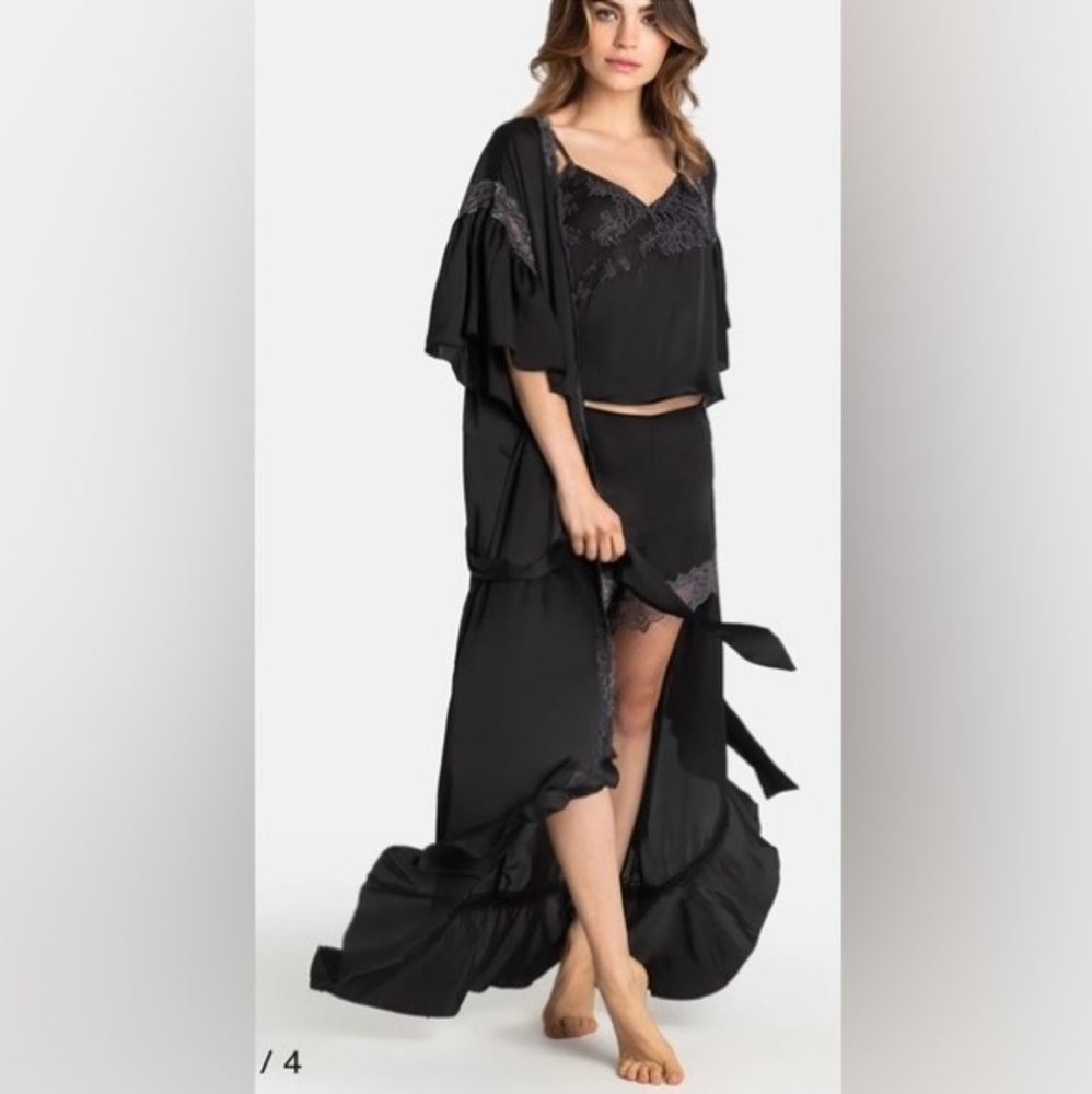 🆕 Free People Intimately Moonbeam Black Ruffle Robe - Picture 3 of 9